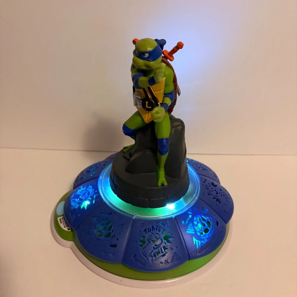 TMNT Leonardo LED Night Light Room Projector Paramount 21730 Blue Green